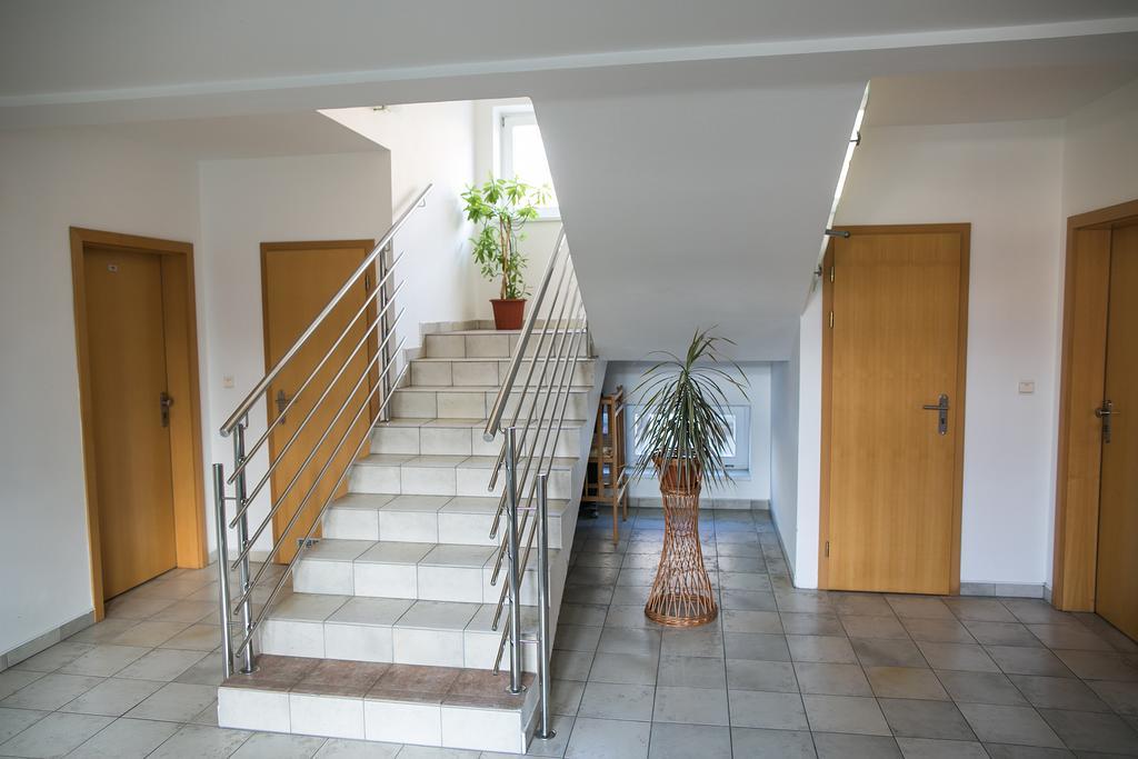 Hotel Imos Breclav Exterior photo