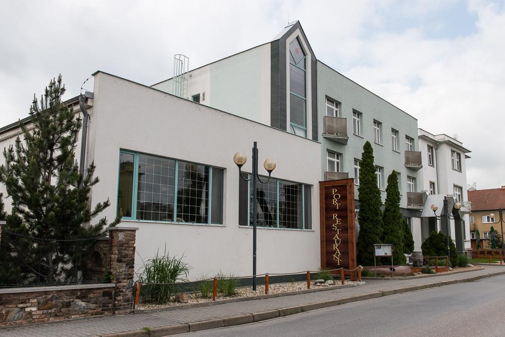 Hotel Imos Breclav Exterior photo