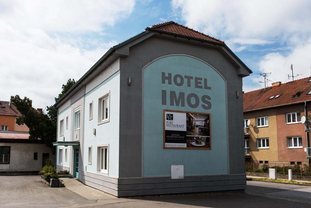 Hotel Imos Breclav Exterior photo